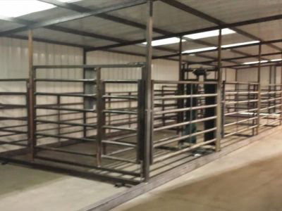 1/2 Of Doublewide Barn, Working Area With Big Valley Headgate